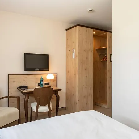 Im Auerbachtal 호텔 3*